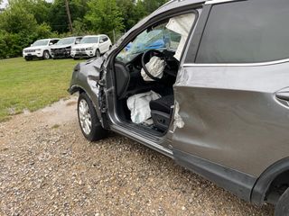 2020 Nissan Rogue Sport SV FWD Xtronic CVT - Primary Damage Right Image